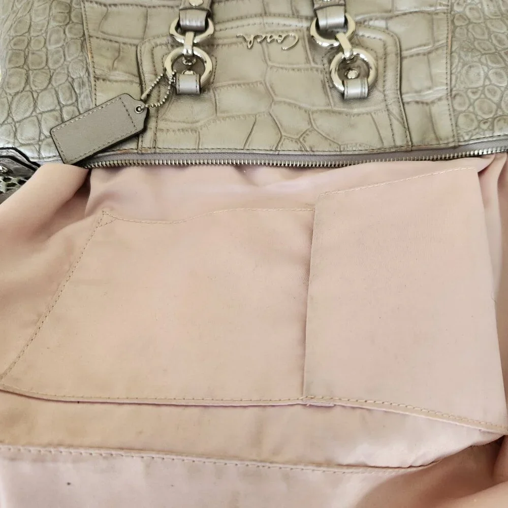 Euc Coach Ashley Crocodile Embossed Silver Leather Shoulder Bag